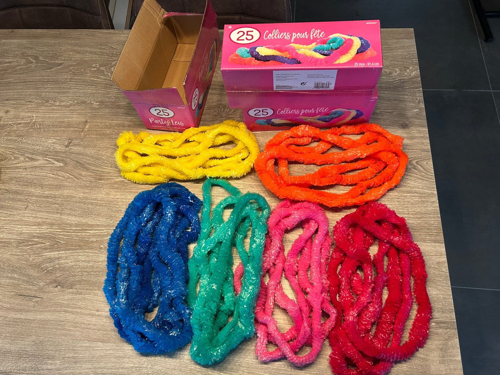 75 gekleurde nek / arm / been decoratie loopgroep, Ophalen of Verzenden, Zo goed als nieuw, Overige maten