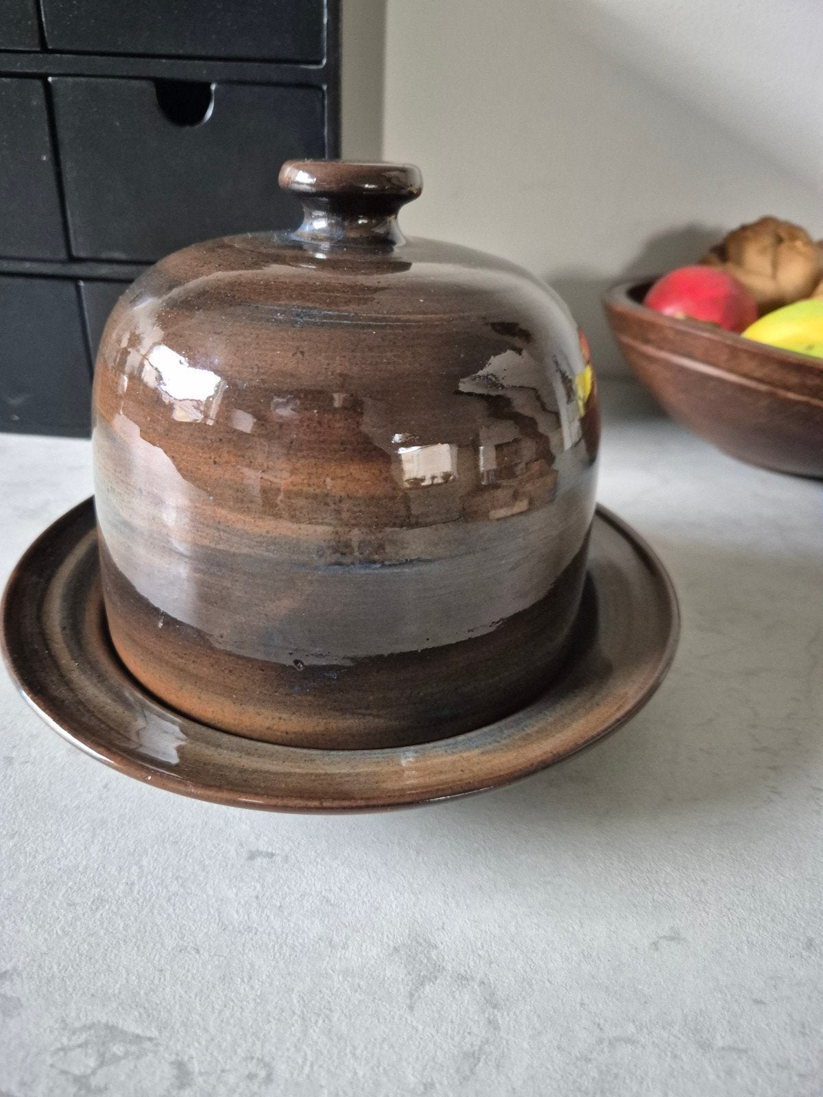 Ambachtelijk Volendam Aardewerk kaasstolp, Ophalen of Verzenden
