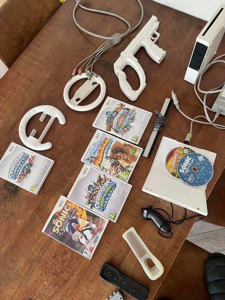 Nintendo Wii met spellen, controllers en accessoires, Spelcomputers en Games, Spelcomputers | Nintendo Wii, Ophalen of Verzenden