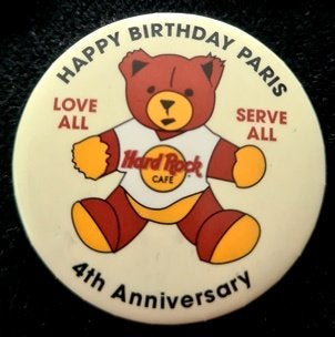 Hard Rock Cafe- Happy Birthday Paris button, Verzenden, Nieuw, Overige onderwerpen, Button
