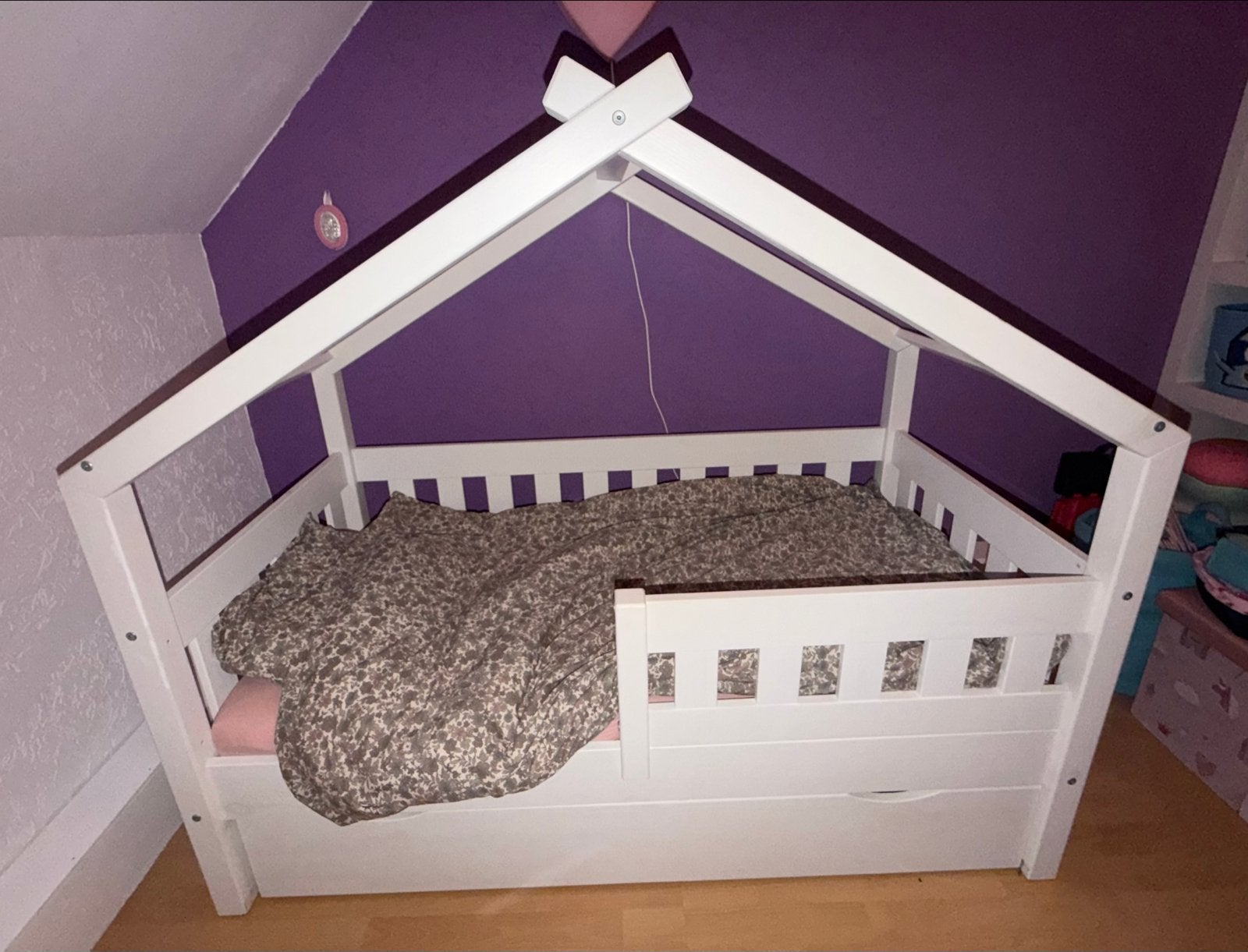 Kinderbed 70x140 met lade, matras en beddengoed, 70 tot 85 cm, 140 tot 160 cm, Zo goed als nieuw, Ophalen