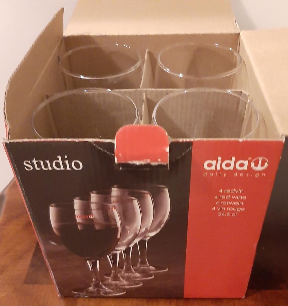 🍷Vintage: Aida rode wijnglazen - Licht sodaglas🏷️€12,-, Huis en Inrichting, Keuken | Servies, Glas of Glazen, Nieuw, Ophalen of Verzenden