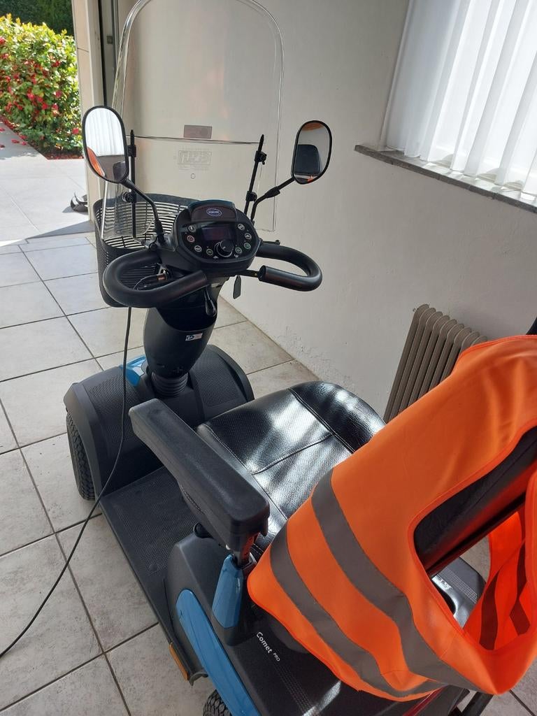 Scootmobiel Invacare Comet Pro 4-wieler uitstekende staat, Ophalen, Zo goed als nieuw, Invacare