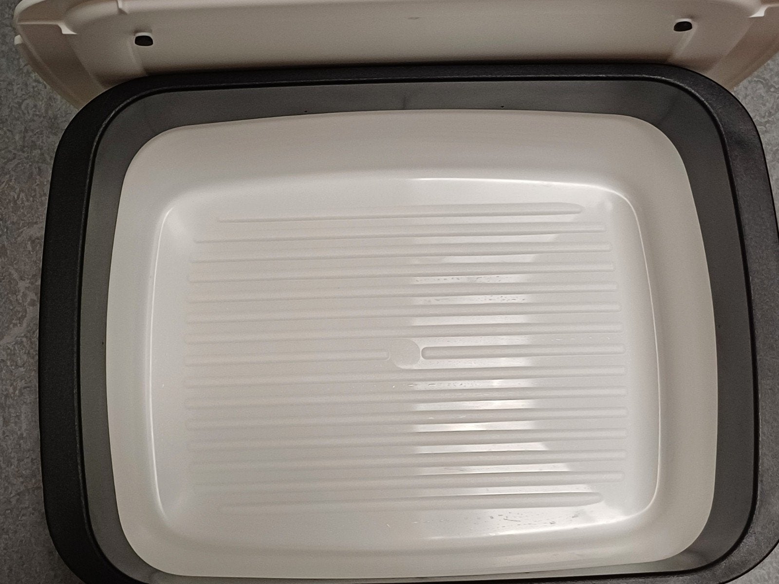 Tupperware brood bewaardoos, z.g.a.n., Ophalen of Verzenden, Zo goed als nieuw, Wit, Bewaardoos