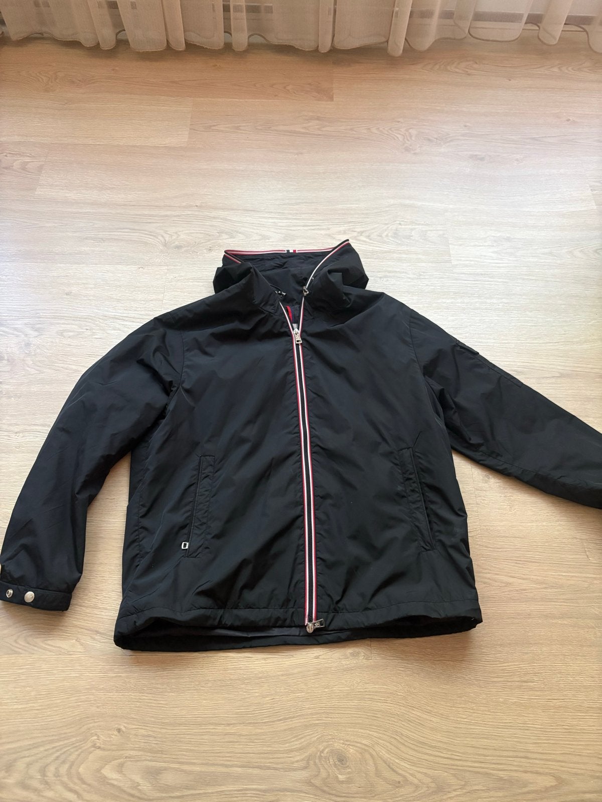 Moncler jas - Zwart - Maat M, Ophalen of Verzenden, Zo goed als nieuw, Maat 48/50 (M), Zwart