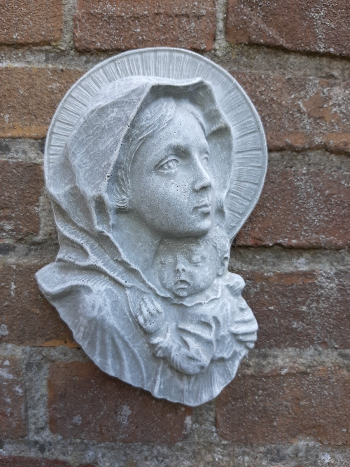 Maria met kind wanddecoratie betonnen beeld tuinbeeld beton, Ophalen of Verzenden