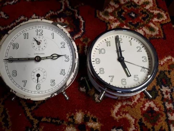 2 Wekkers Junghans en Peter, Ophalen of Verzenden