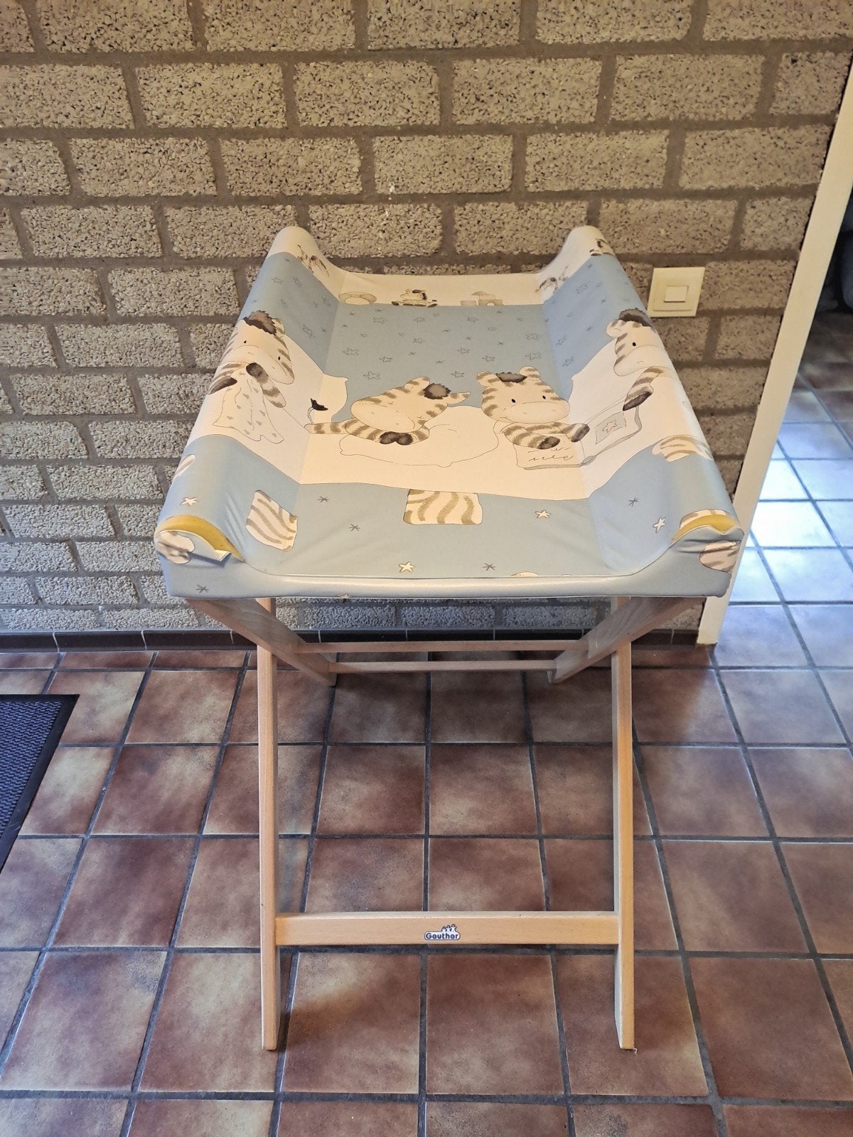 Geuther inklapbare verschoontafel met zebraprint, Ophalen of Verzenden, Gebruikt, Overige typen, Overige merken