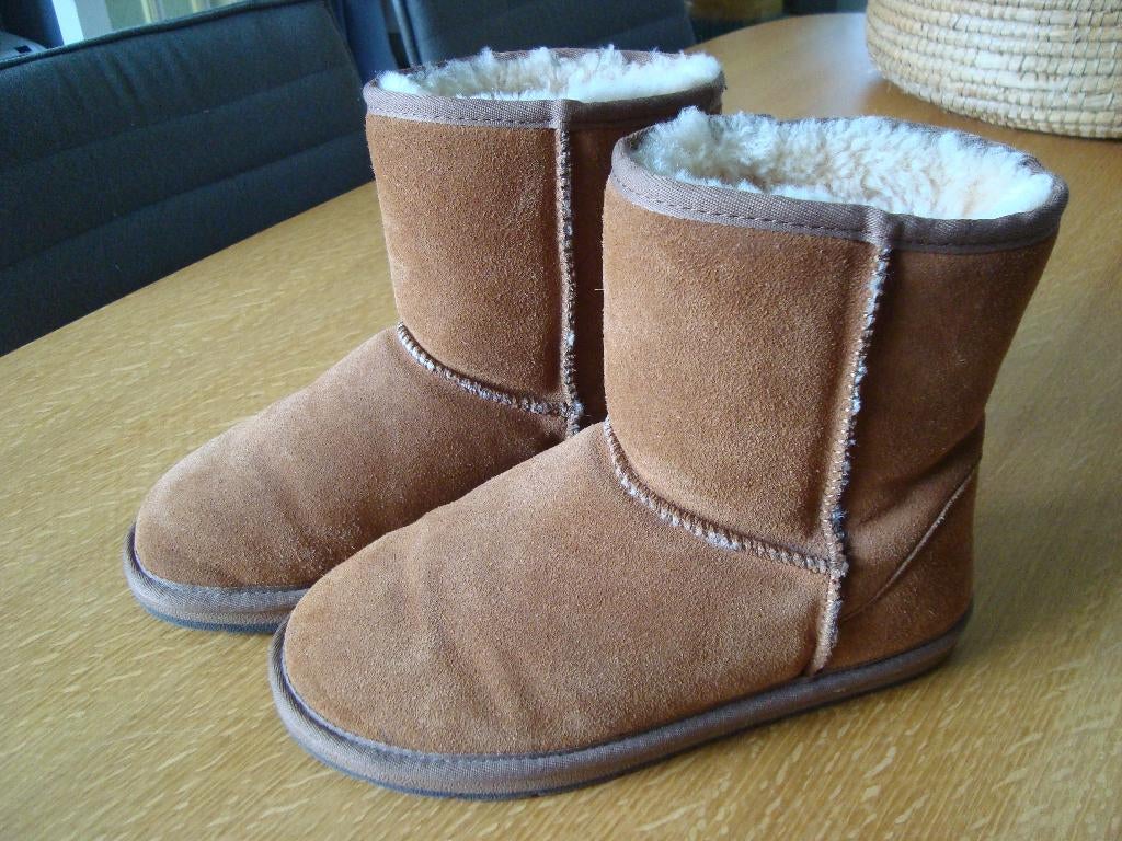 Laarsjes lijkt op  uggs maat 37, Beige, Lage of Enkellaarzen, Ophalen of Verzenden, Zo goed als nieuw