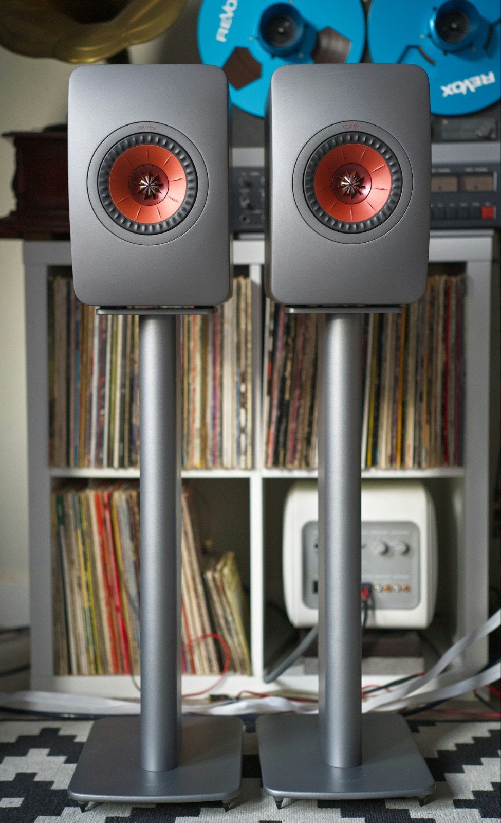 KEF LS50 Meta met bijpassende KEF S2 luidsprekerstandaarden, Audio, Tv en Foto, Luidsprekers, Ophalen, Gebruikt, 60 tot 120 watt