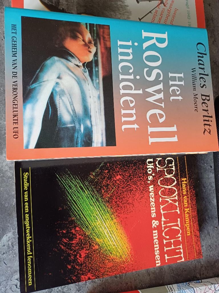 2  UFO  BOEKEN, Ophalen of Verzenden
