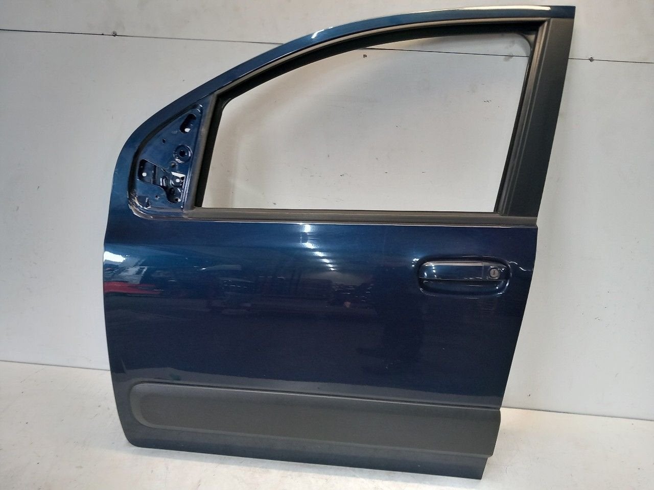 Portier links voor Fiat Panda, Onderdelen@venauto.nl, Van der Ven Autorecycling B.V., Gebruikt, Ettenseweg 76, 4706 PB Roosendaal, The Netherlands