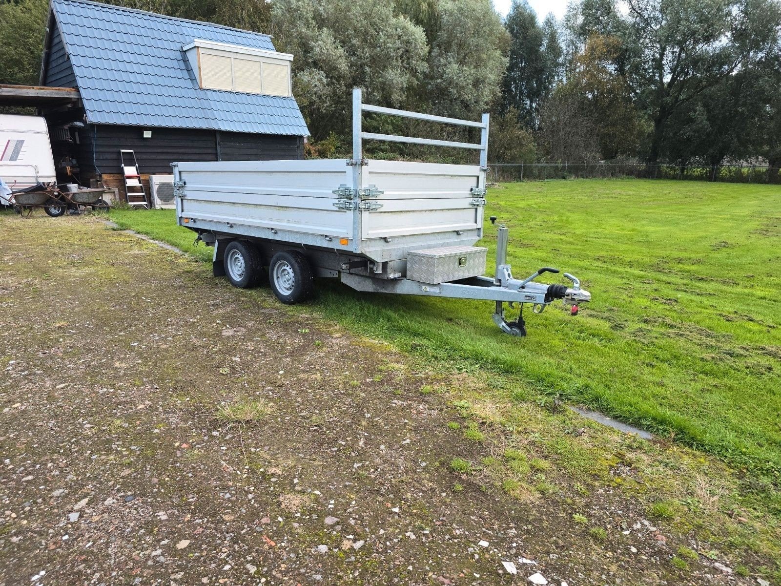 Volledig elektrische kipper/machine transport met rijplaten, Ophalen, Zo goed als nieuw