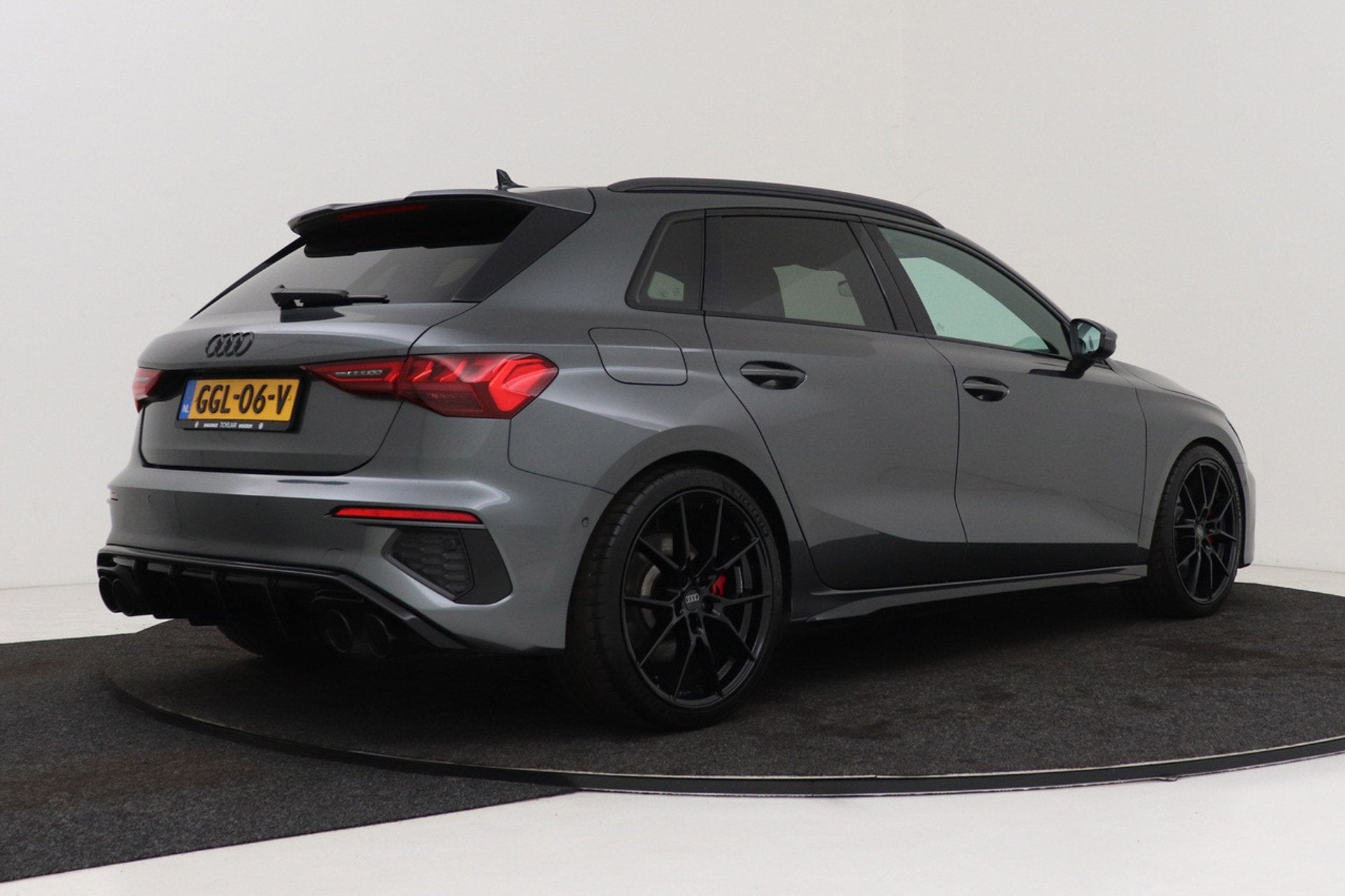 Audi A3 Sportback 45 TFSI e S-Line edition Competition | Dub, Gebruikt, 4 cilinders, Hybride Elektrisch/Benzine, 71 km/l