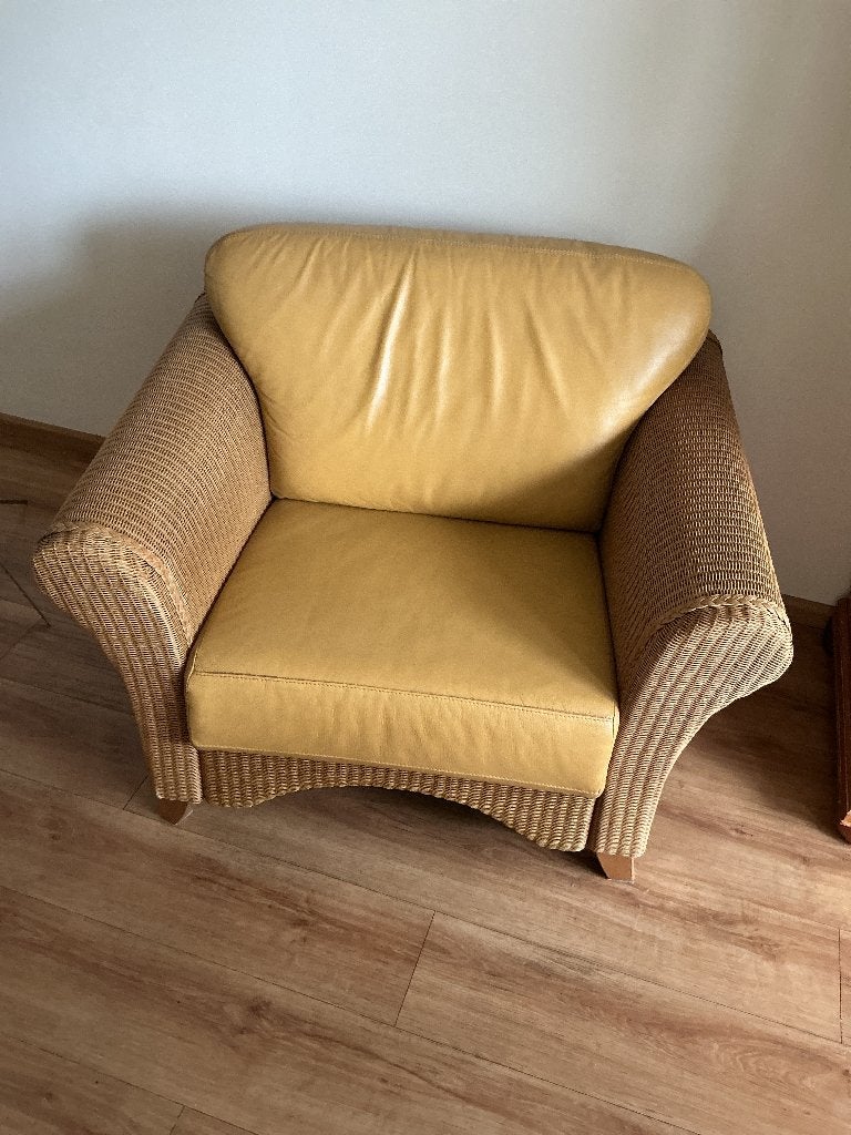 Comfortabele stoel met gele leren bekleding en rotan, Ophalen, Gebruikt, Klassiek, Comfortabel, Leer