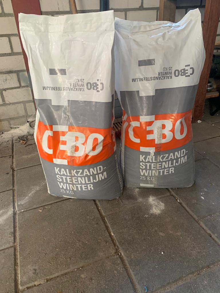 Kalkzandsteenlijm wintervariant 2 zakken 25 kg per zak, Doe-het-zelf en Verbouw, Metselstenen, Ophalen, Nieuw, Bakstenen