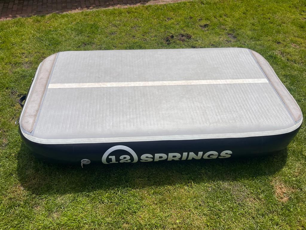 Airtrack 12 Springs -  2 meter met pomp, Ophalen, Gebruikt, Materiaal, Zwart