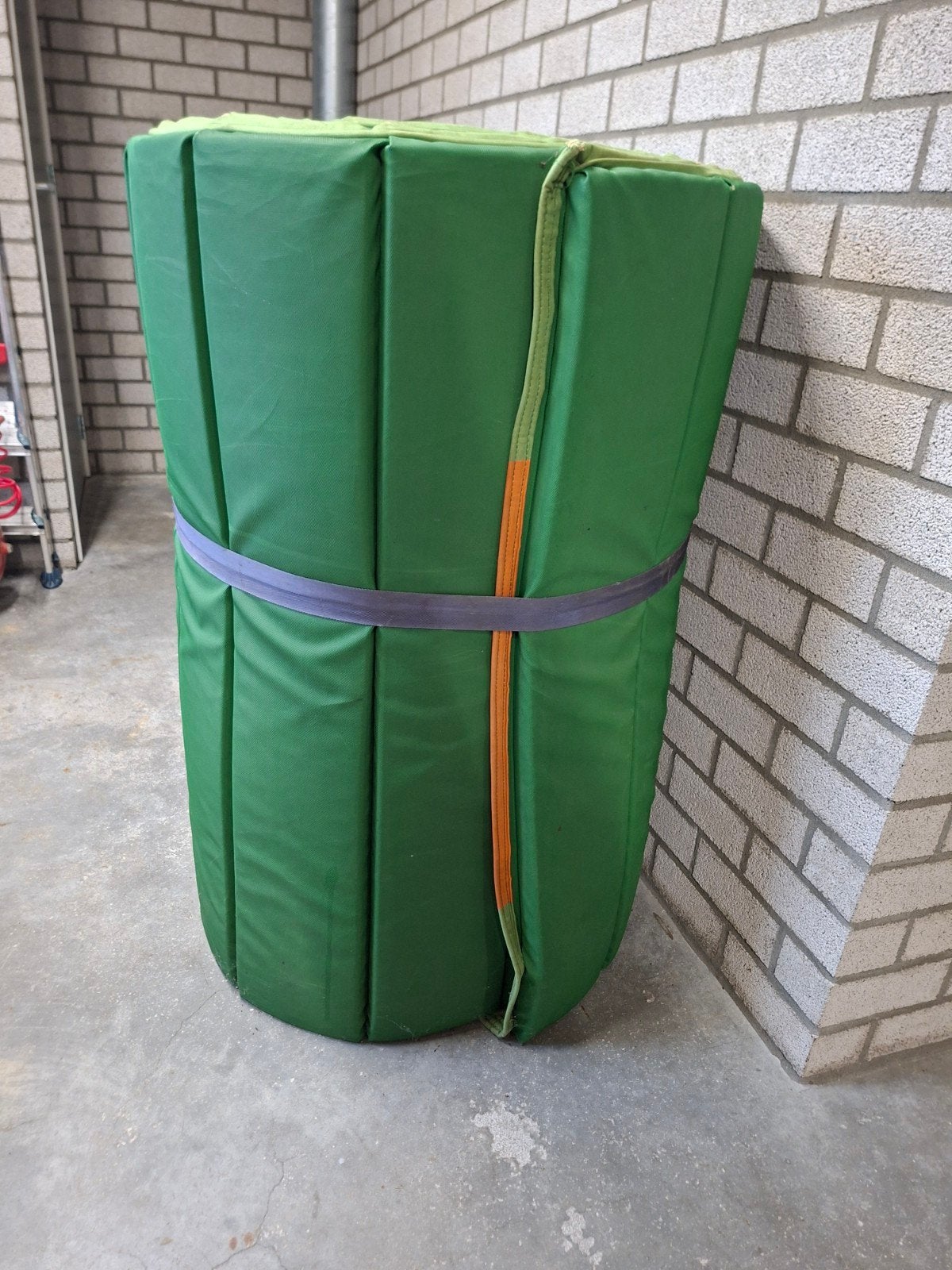 Klimsport valmat groen met oranje, 1.18m hoog, Ophalen, Klimsport-accessoire