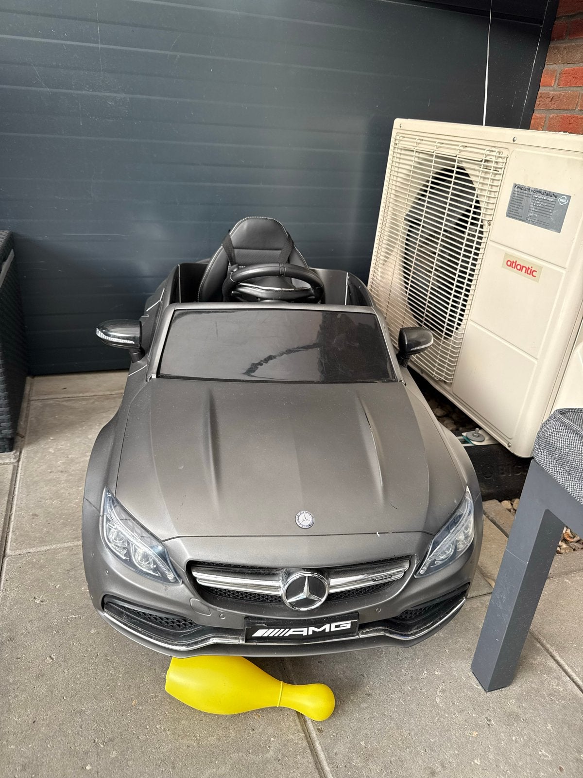 Mercedes-Benz AMG C63 elektrische kinderauto met afstandsbed, Kinderen en Baby's, Ophalen, Gebruikt, Loopvoertuig