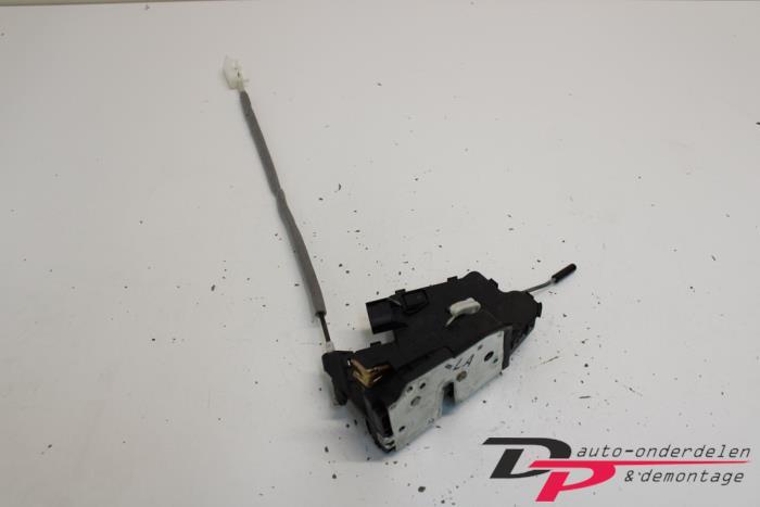 Deurslot Mechaniek 4Deurs links-achter van een BMW 3-Serie