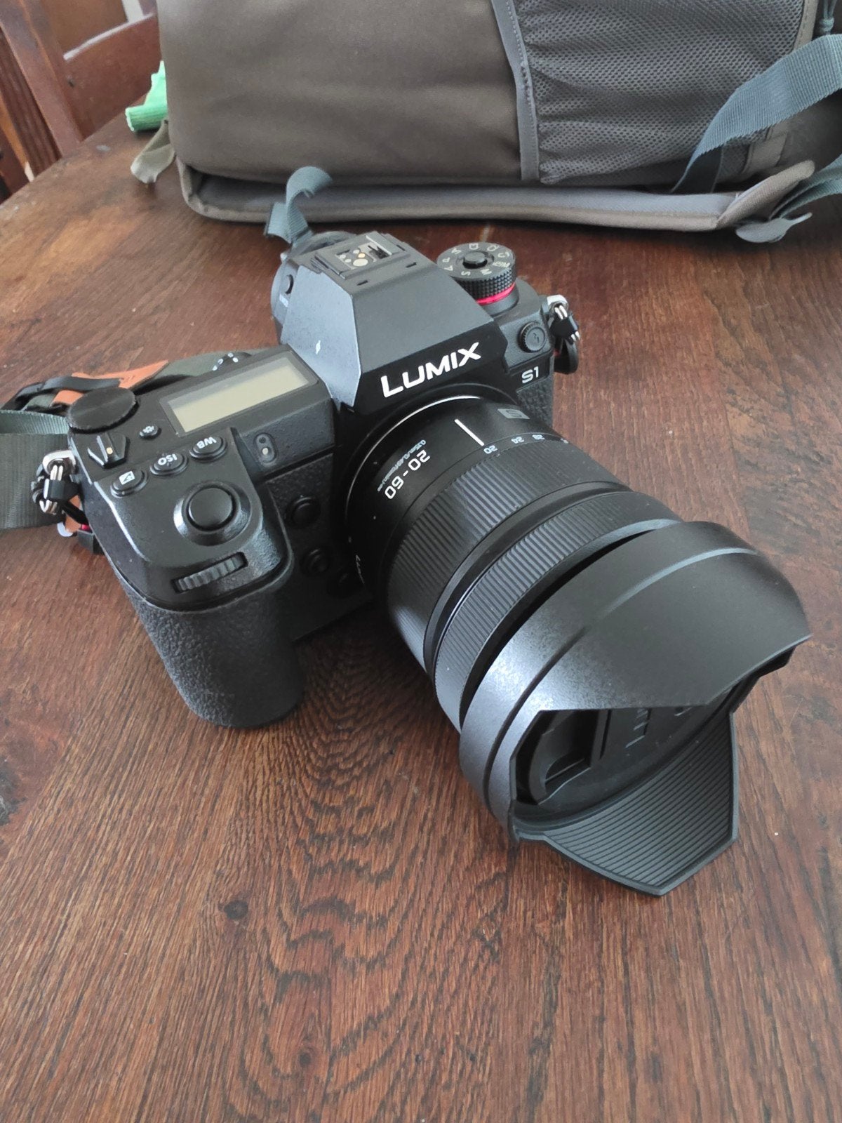 Panasonic Lumix S1 met 20-60mm lens en 4 accu's, Beeldstabilisatie, Panasonic, Bodydop, Ophalen of Verzenden