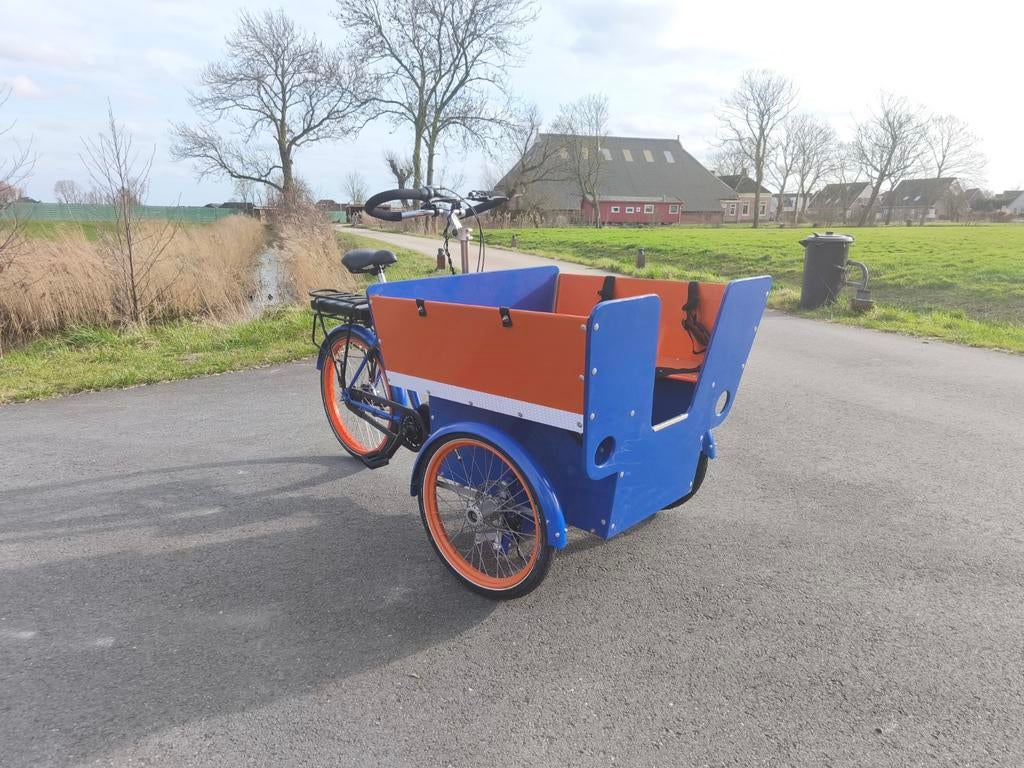 Te koop Redding bakfiets electrisch, 4 kinderen of meer, Elektrisch, Zo goed als nieuw, Ophalen