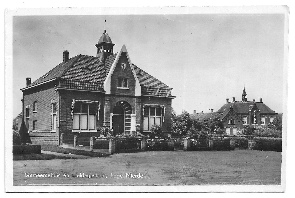 AK Lage Mierde - Gemeentehuis en Liefdegesticht, Ophalen of Verzenden, 1960 tot 1980, Gelopen, Noord-Brabant