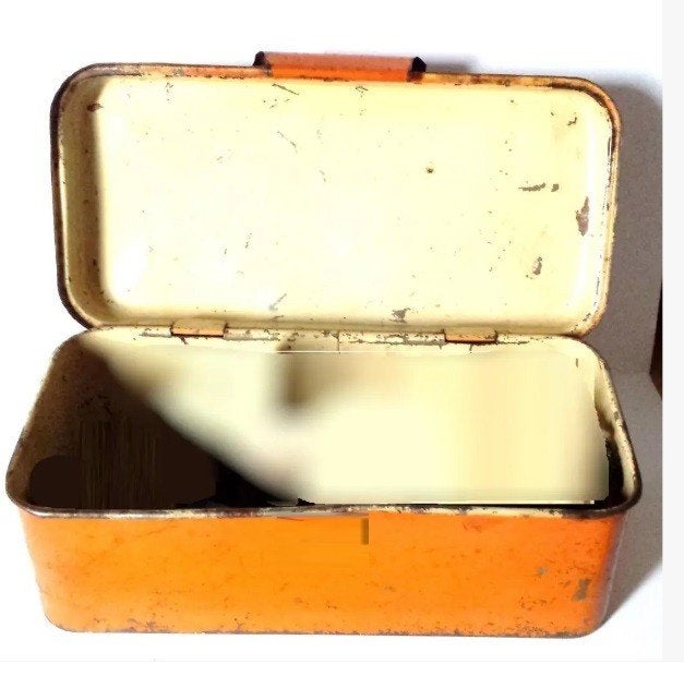 Vintage Kist van Retro Verzameling. Oud Antiek Blik oranje., Verzamelen, Blikken, Ophalen of Verzenden, Gebruikt, Overige