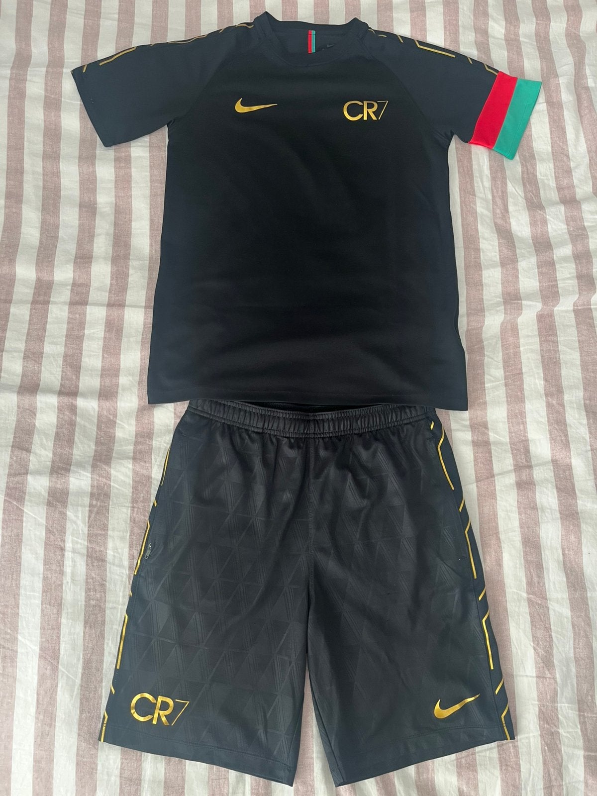 CR7 trainingsset, Maat XS of kleiner, Ophalen of Verzenden, Zo goed als nieuw, Shirt