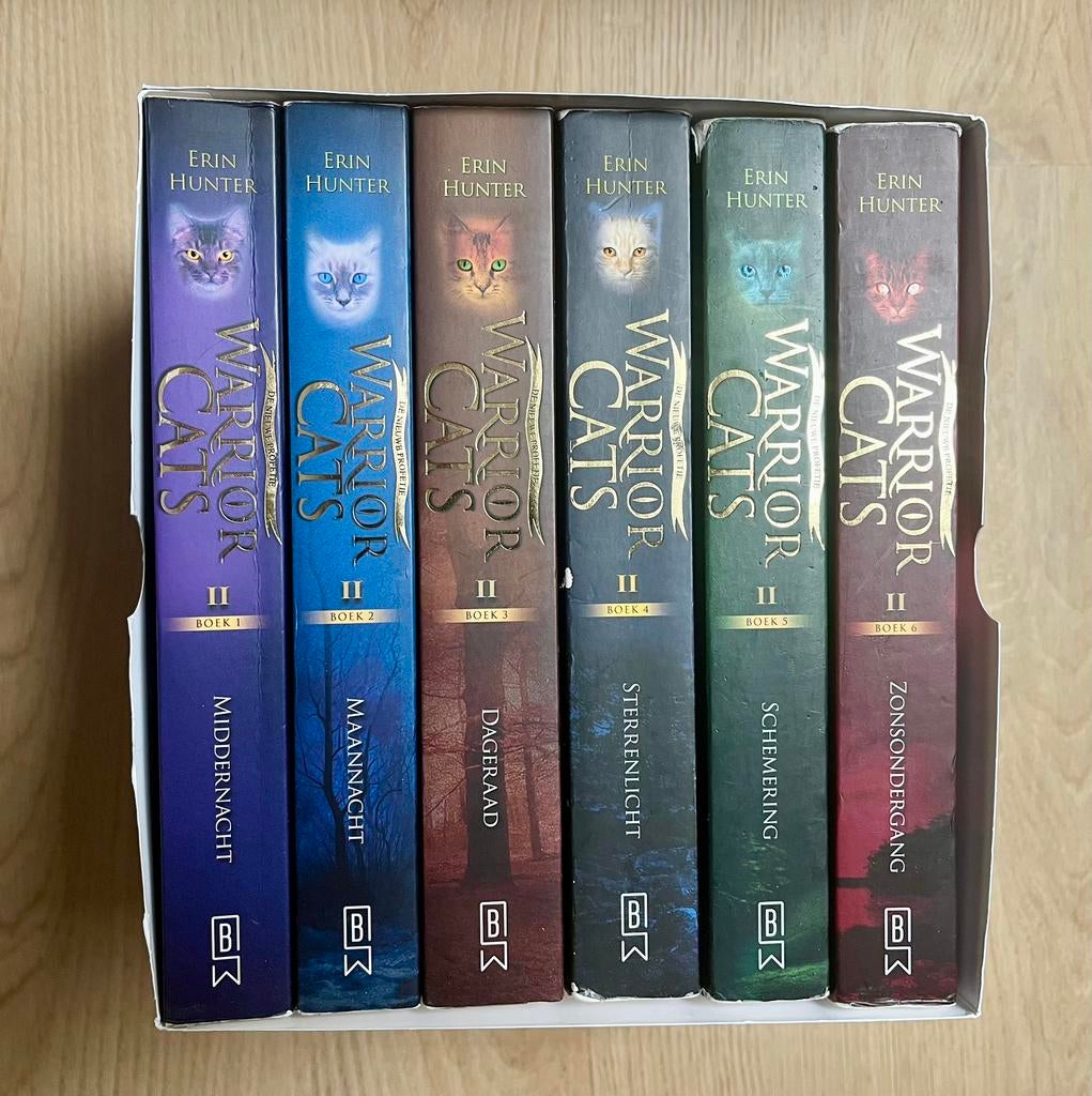 Warrior Cats serie 2 Nederlandstalig, Ophalen of Verzenden, Zo goed als nieuw