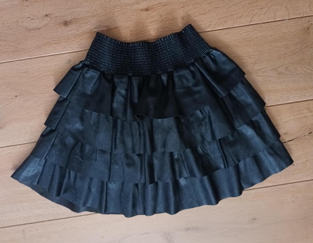Rokje met laagjes leerlook zwart, Kleding | Dames, Rokken, Ophalen of Verzenden, Zo goed als nieuw, Zwart, Boven de knie