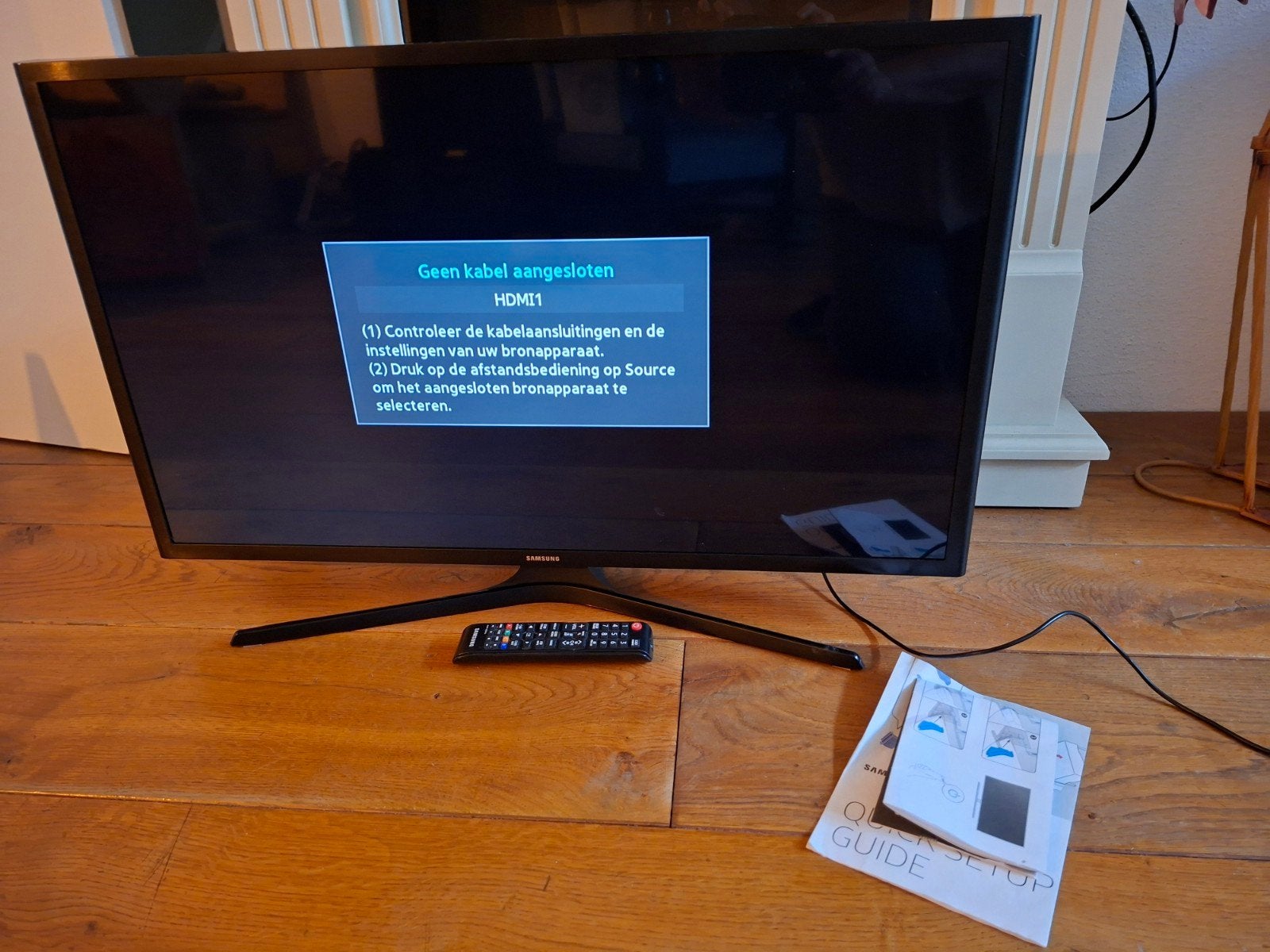 Samsung tv 80 cm met standaard, Ophalen, Gebruikt, 50 Hz, LCD
