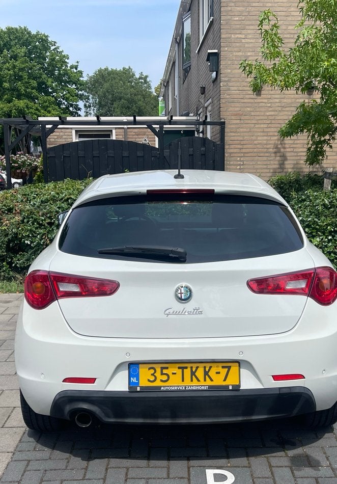 Alfa Romeo Giulietta 1.4 Turbo 2012 Wit, Voorwielaandrijving, Zwart, 4 cilinders, Leder en Stof