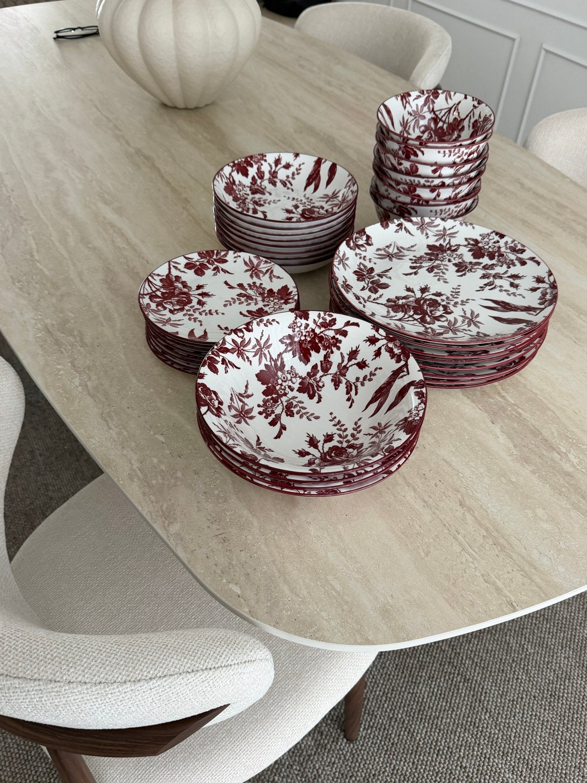 Servies set met bloemenprint - rood/wit, Ophalen, Keramiek, Vintage, Zo goed als nieuw