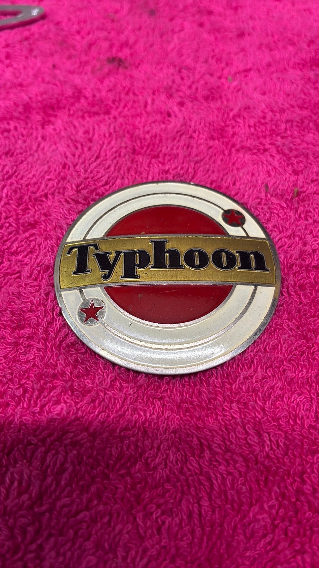Typhoon bromfiets embleem, Ophalen of Verzenden, Zo goed als nieuw, Overige merken