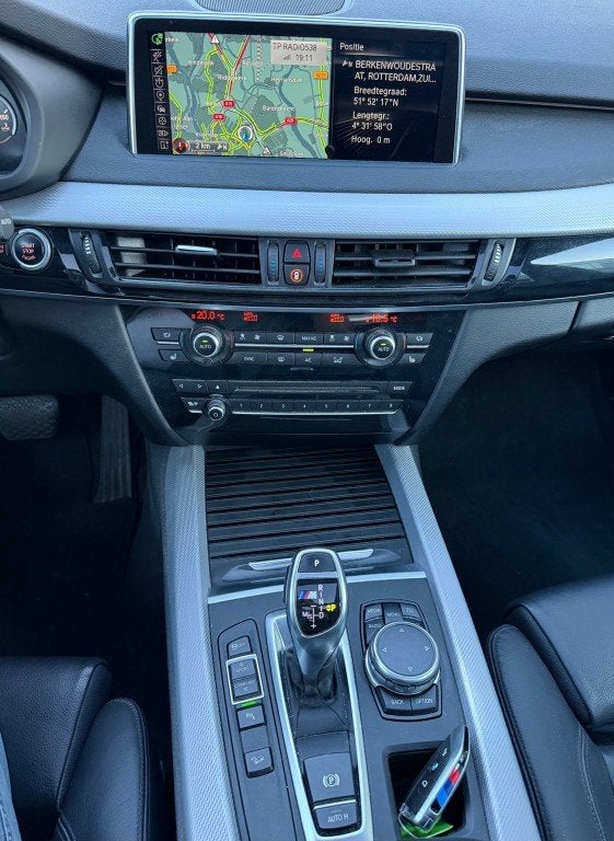 Bmw X5 M50d PANO HUD LEER TOP CONDITION BTW AUTO, Auto's, Automaat, 15 km/l, Gebruikt, 2993 cc
