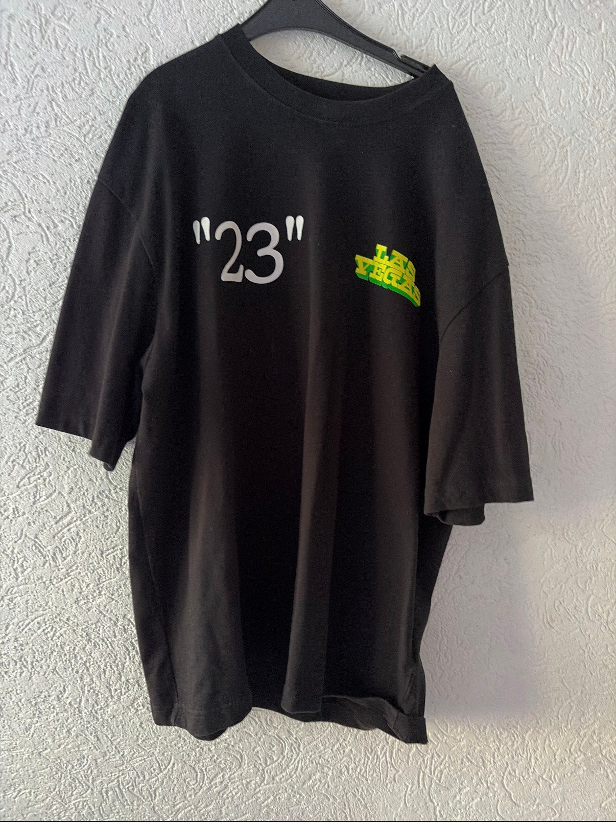 Off-White "23" Las Vegas T-shirt Zwart, Kleding | Heren, Ophalen of Verzenden, Zo goed als nieuw, Maat 52/54 (L), Zwart