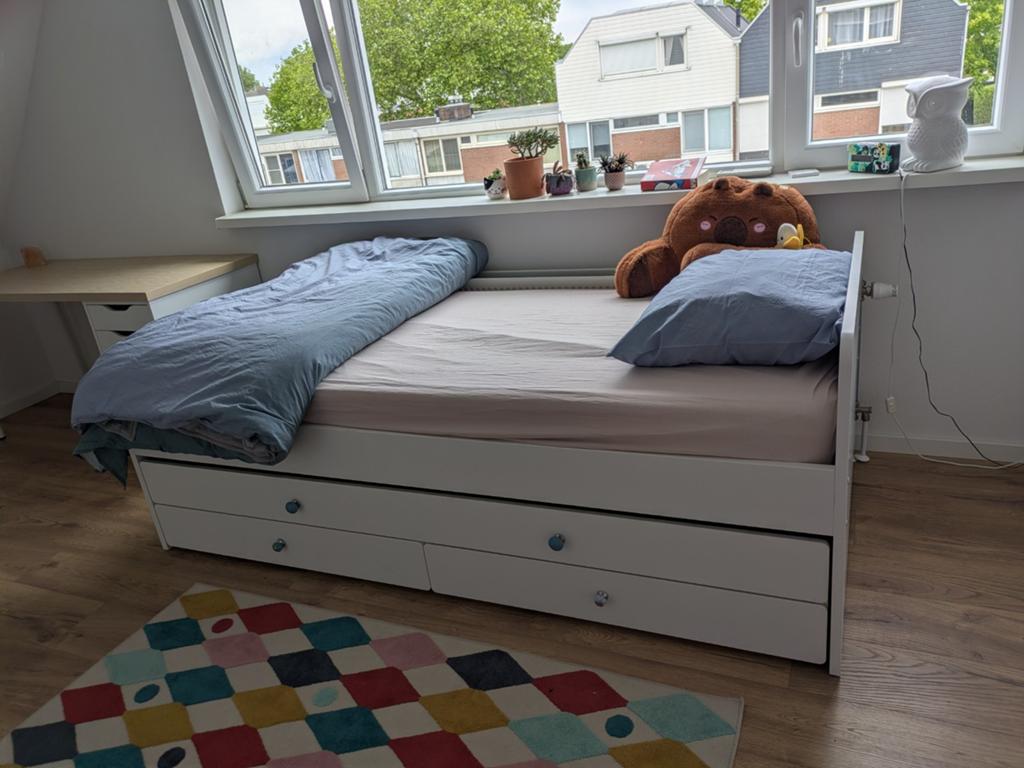 Ikea bed 90x200 met opberglades en uitschuifbaar logeerbed, Huis en Inrichting, Slaapkamer | Bedden, Ophalen, Gebruikt, 90 cm