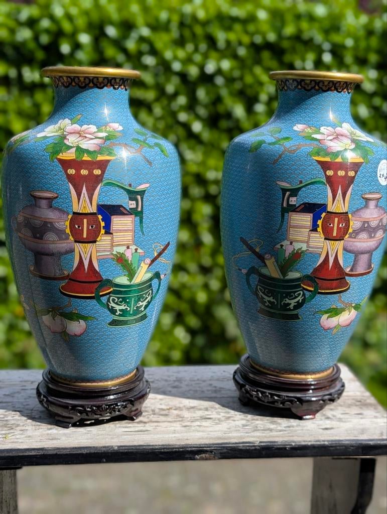 2 grote cloisonne vazen. €480.  43 cm hoog, Ophalen