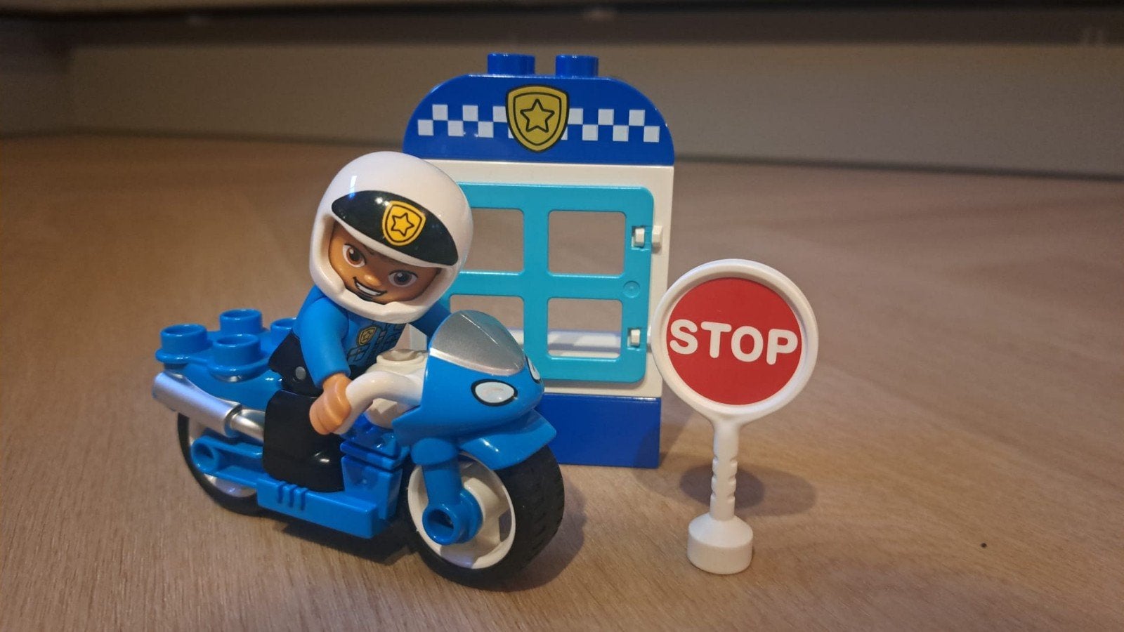 LEGO Duplo (10900) Politie Motor met Agent en Politiebureau, Ophalen of Verzenden