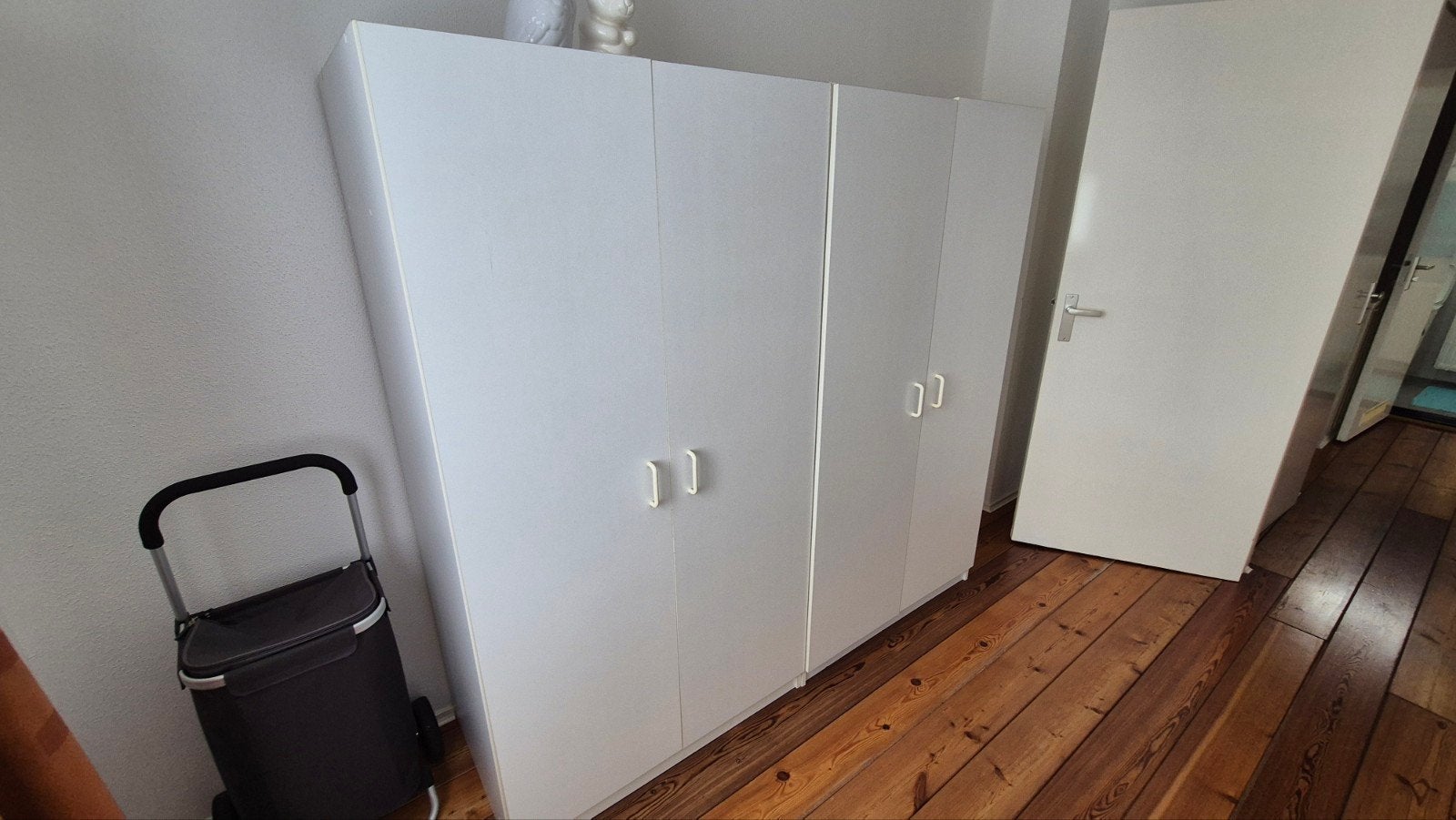 Witte kledingkast met hang- en leggedeelte, Huis en Inrichting, Kasten | Kledingkasten, Ophalen, Gebruikt, 100 tot 150 cm, 150 tot 200 cm