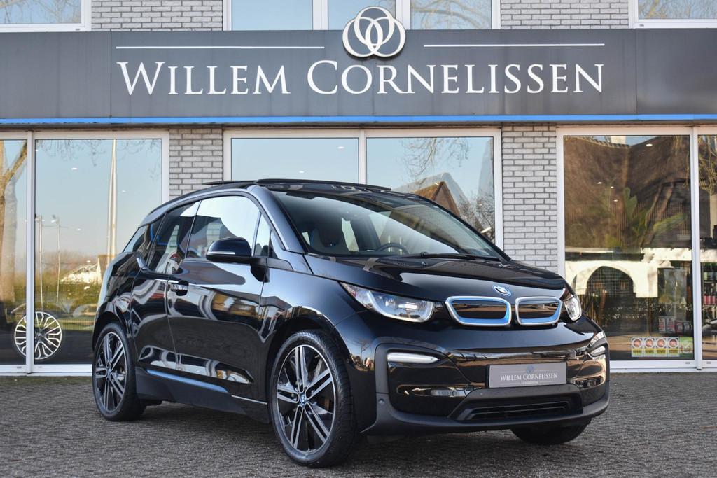 BMW i3 Basis 120Ah 42 kWh Pano Stoelverwarming Navi, Auto's, BMW, Automaat, 4 stoelen, Zwart, 170 pk