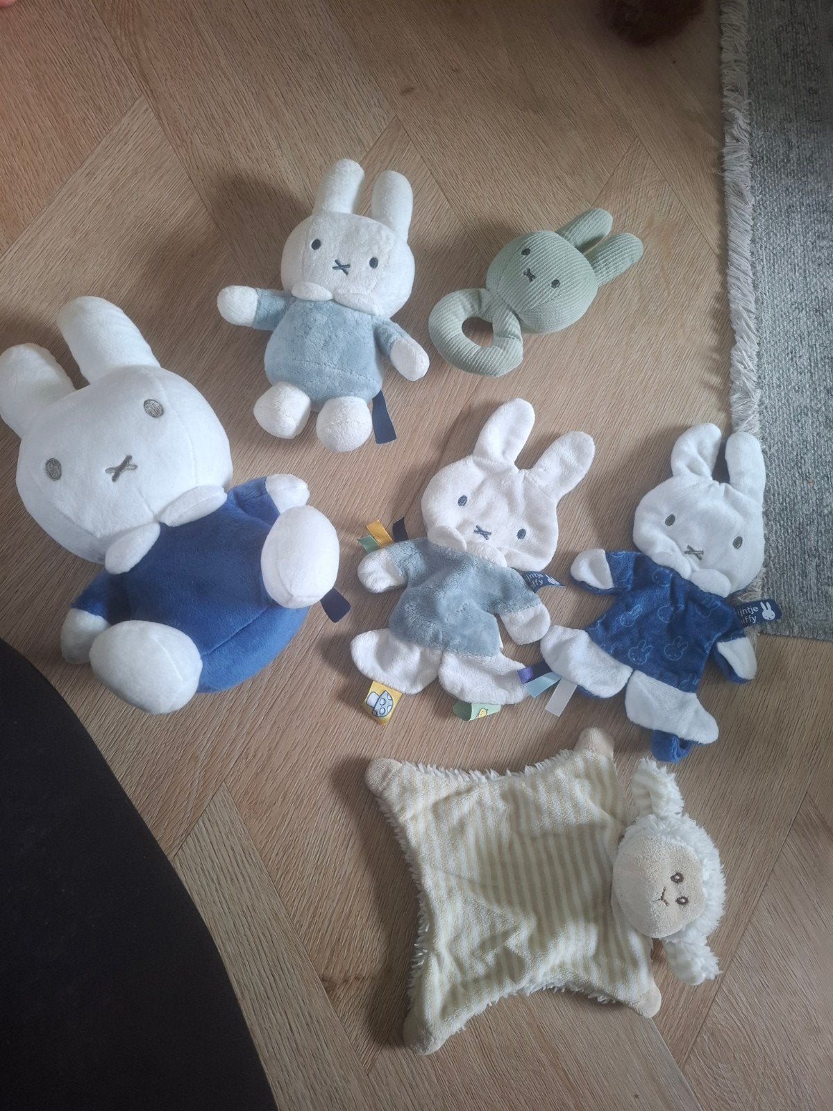 leuke baby nijntje knuffels en knuffel knisper doekjes, Ophalen of Verzenden