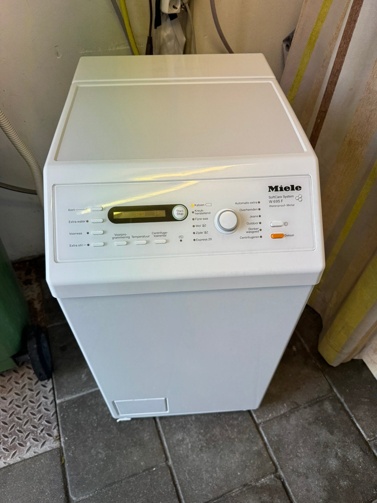 Miele W 695 F Bovenlader Wasmachine | 45cm | Schoon En Goed, Ophalen, 1200 tot 1600 toeren, Gebruikt, 4 tot 6 kg