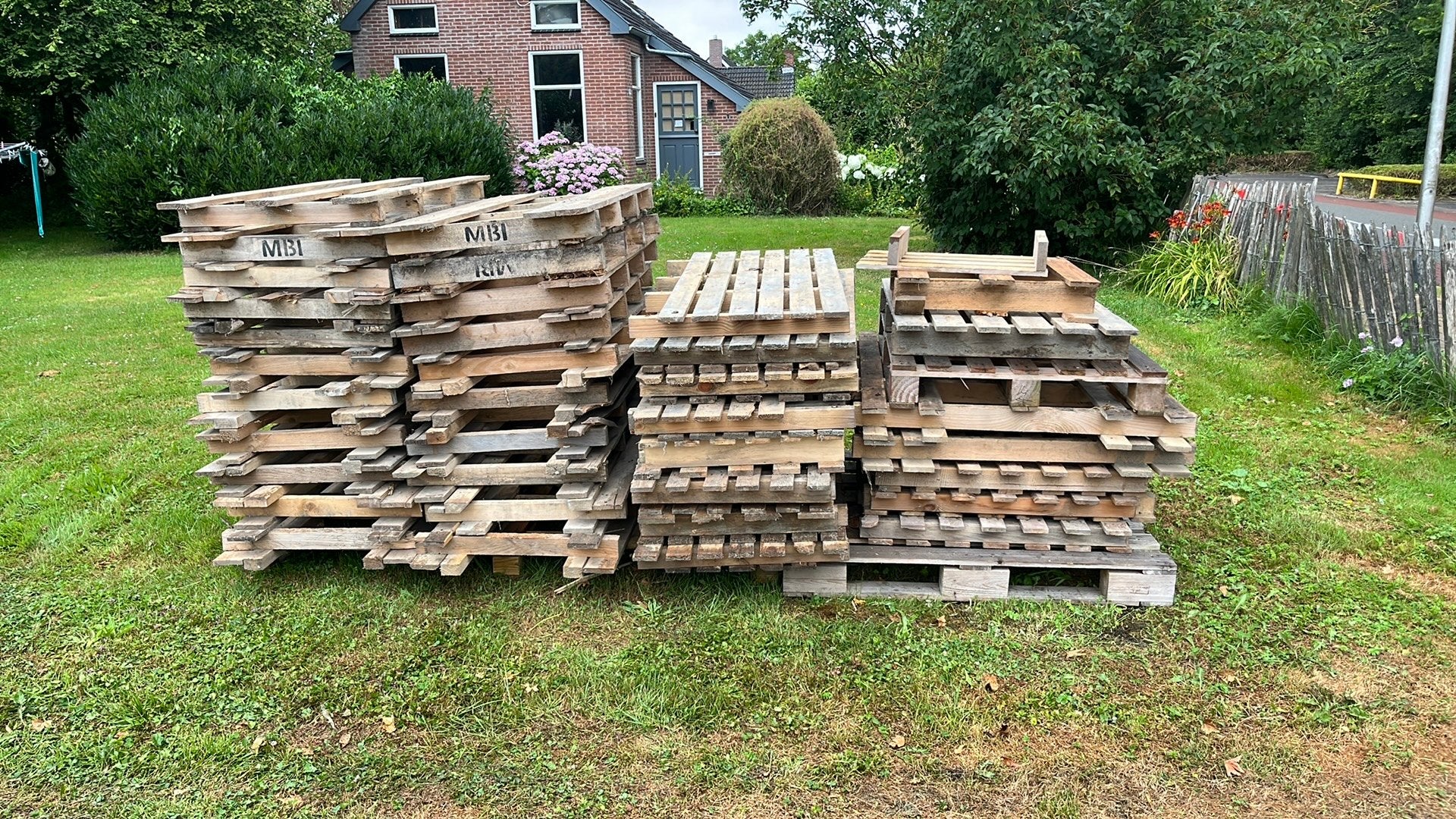 Pallets haardhout - alles in 1 keer afhalen!, 3 tot 6 m³, Ophalen, Overige houtsoorten