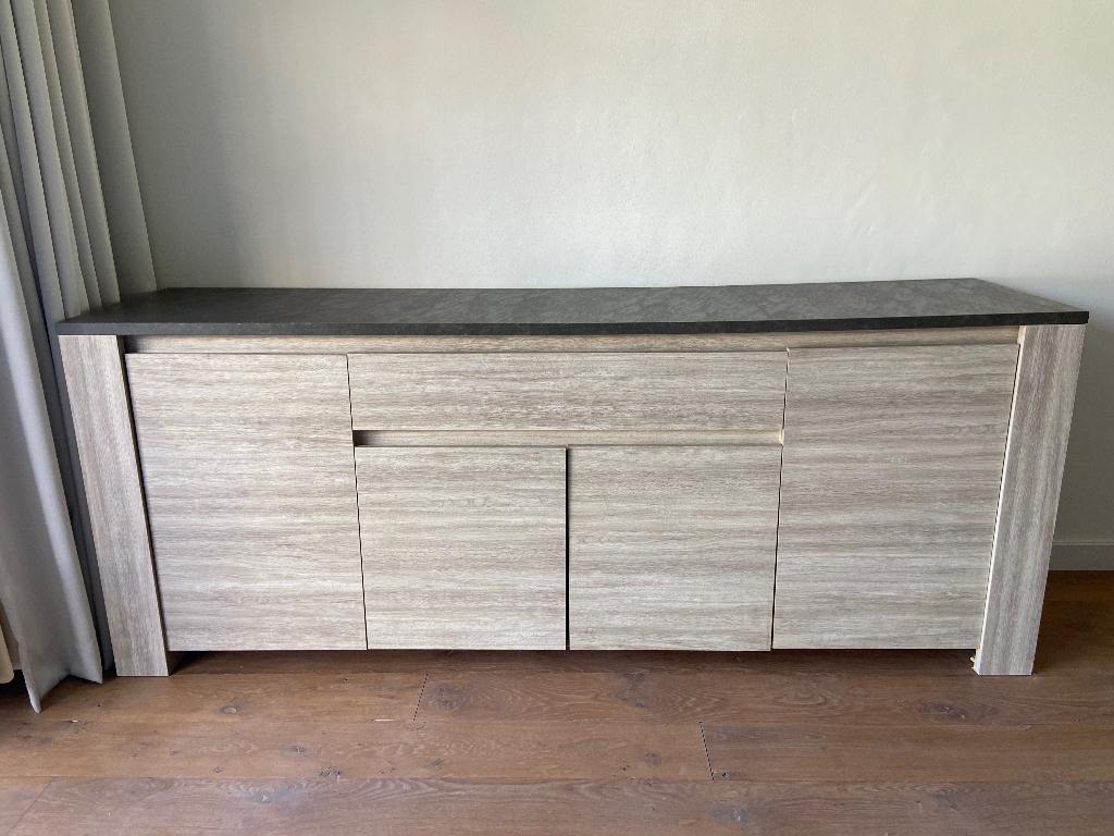 Kast / dressoir, Huis en Inrichting, Kasten | Dressoirs, Ophalen, Zo goed als nieuw, 200 cm of meer, 25 tot 50 cm