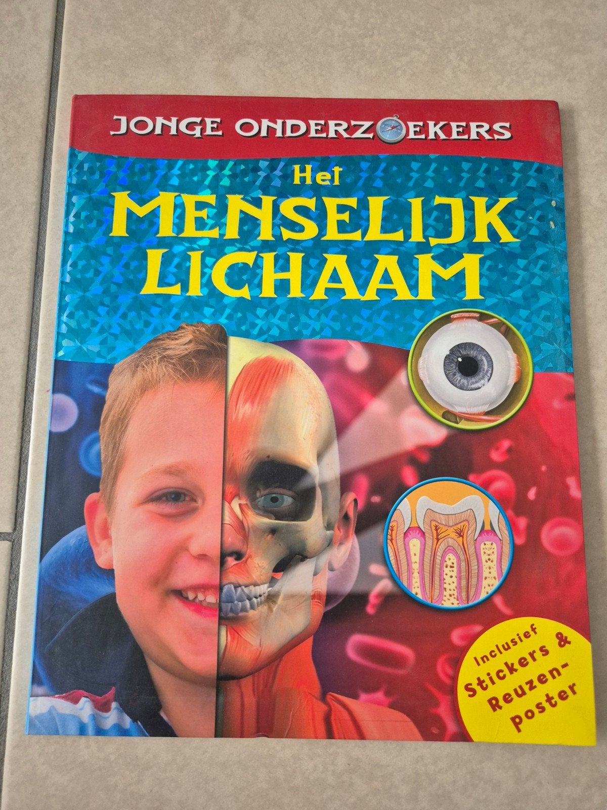 Het Menselijk Lichaam - Jonge Onderzoekers (incl. poster), Ophalen of Verzenden, Gelezen, Non-fictie