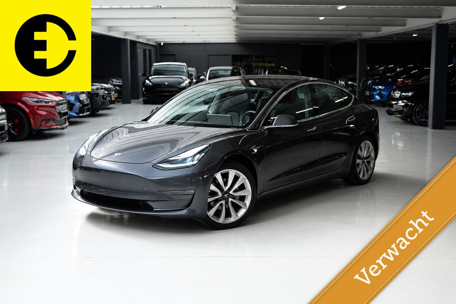 Tesla Model 3 Standard RWD Plus 60 kWh | Pano | Stoelverwarm, Automaat, 238 pk, Achterwielaandrijving, Gebruikt
