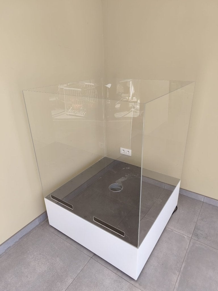 Plexiglazen kubus  90 × 90 x 90cm – onderstel gratis erbij, Huis en Inrichting, Ophalen, Gebruikt, 100 tot 150 cm, 75 cm of meer