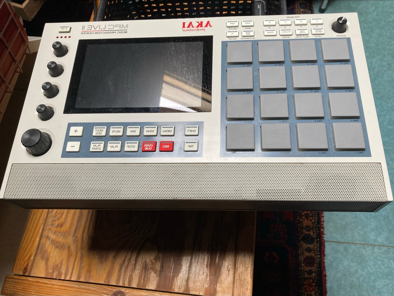 Akai MPC Live 2 Retro Editie -Sampler, Ophalen of Verzenden, Zo goed als nieuw